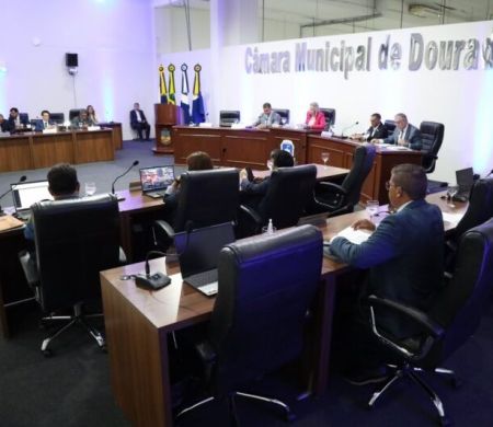 Câmara de Dourados presta homenagens e tributo ao escritor Luciano Serafim