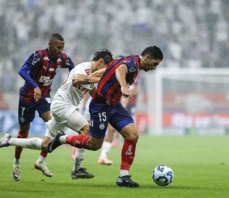 Em jogo com expulsão de joia do Inter, Bahia vence e encosta no G4