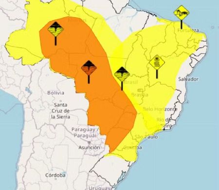 Brasil tem alertas para chuvas fortes nas próximas horas  Brasil tem alertas para chuvas fortes nas próximas horas