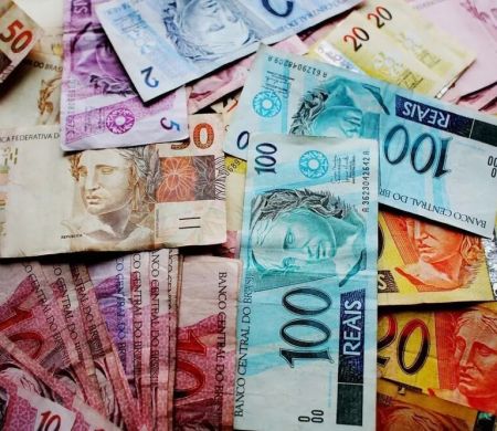 Bancos estimam déficit maior nas contas externas no fim do ano Bancos estimam déficit maior nas contas externas no fim do ano