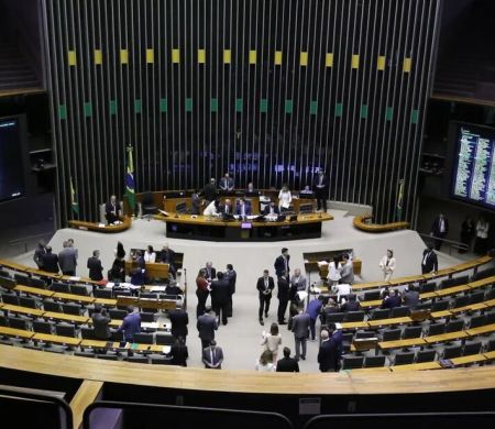 Câmara aprova urgência de PL sobre devedores contumazes