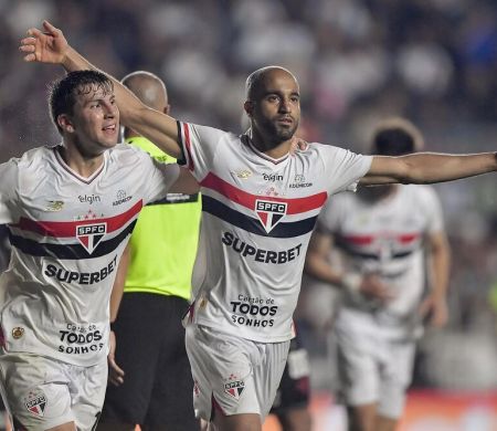 São Paulo para o Vasco com gol de Lucas e diminui distância para o G6