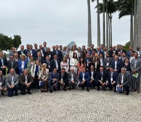 Prefeitos entregam carta a ser encaminhada a líderes mundiais na COP30