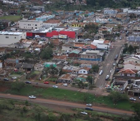 Vai a sete o número de mortos por tornado no Paraná