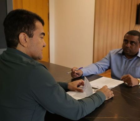 Em Dourados, Marçal sanciona lei que cria 210 cargos para professores