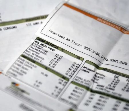 Conta de luz continua com bandeira vermelha 1 em novembro, decide Aneel 