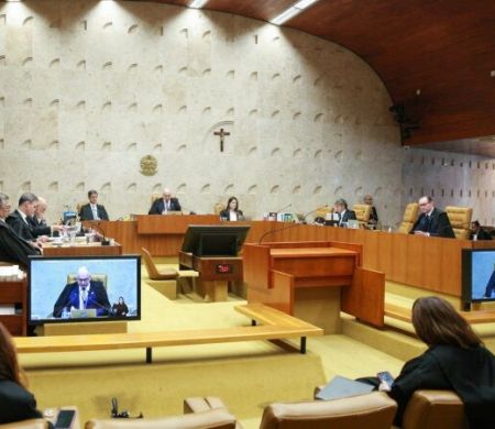 Preso por perseguição, Bolsonaro passa por audiência de custódia 