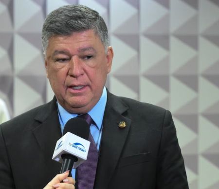 Presidente da CPMI do INSS passará por cirurgia após diagnóstico de câncer