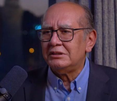 Mendes recua e suspende prerrogativa exclusiva da PGR sobre impeachment