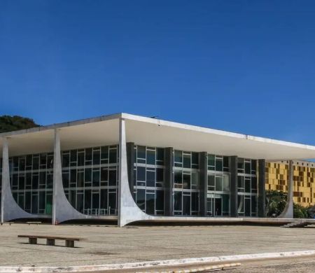 André Mendonça vota para validar mínimo existencial em R$ 600