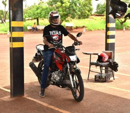 Detran habilita primeiro condutor de MS pela CNH do Brasil