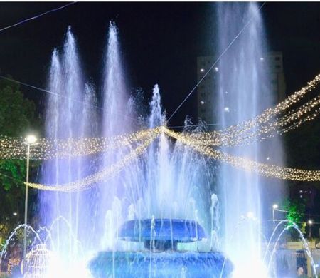 DJ e samba embalam a virada do ano na Praça Ary Coelho