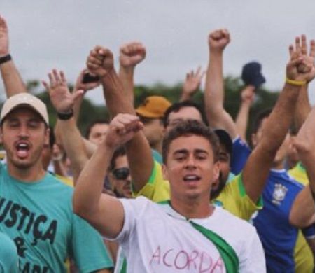 Caminhada de Nikolas Ferreira em Brasília arrasta multidões&nbsp;