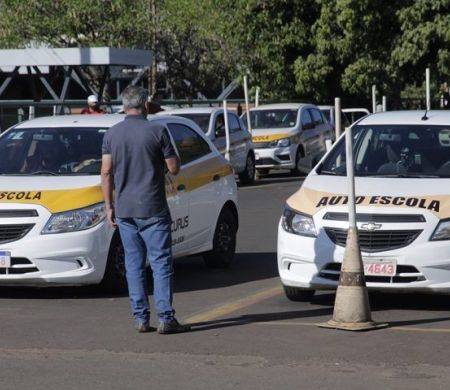 Fim da baliza e mais pontos para errar mudam exame prático do Detran