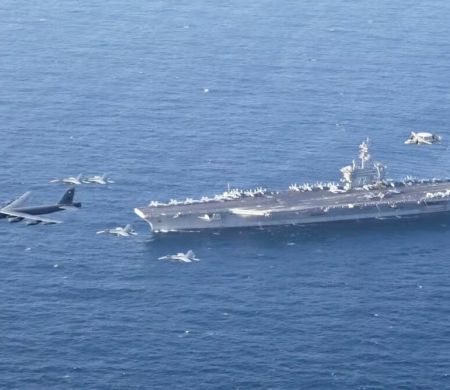 Drone iraniano que se aproximou de porta-aviões é derrubado pelos EUA&nbsp;