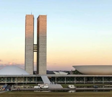 Reajuste no Congresso pressiona gastos e custa R$ 790 milhões