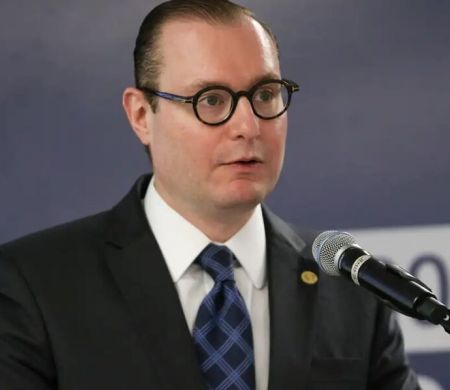 Empresária é autorizada por Zanin a ficar em silêncio na CPMI do INSS