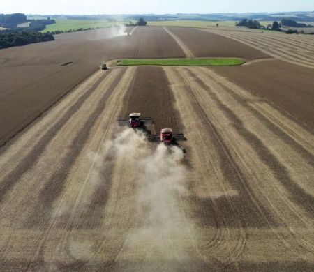 Puxada pelo agro, economia cresce 2,3% em 2025, diz IBGE