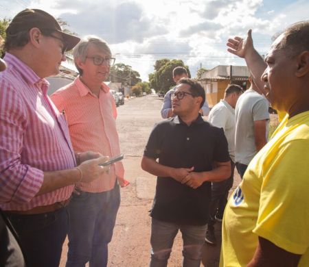 Acompanhada por equipe, prefeita vai aos bairros ouvir a população&nbsp;&nbsp;