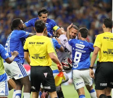 Súmula confirma 23 expulsões após confusão no clássico mineiro&nbsp;