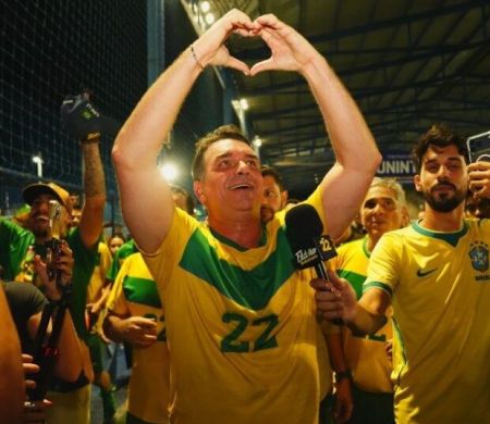 Flávio aposta em voto de revolta após cancelamento de debate na Globo