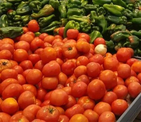 Tomate chega a R$ 200 na Capital e desafia governo Lula a conter inflação&nbsp;