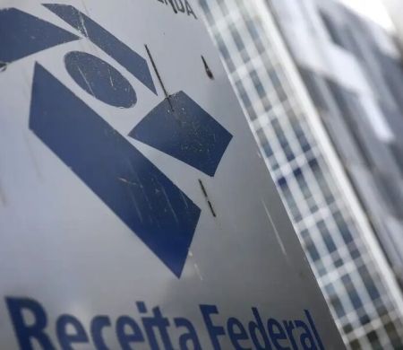 Receita devolve R$ 41 bi e alerta 500 mil sobre pendências