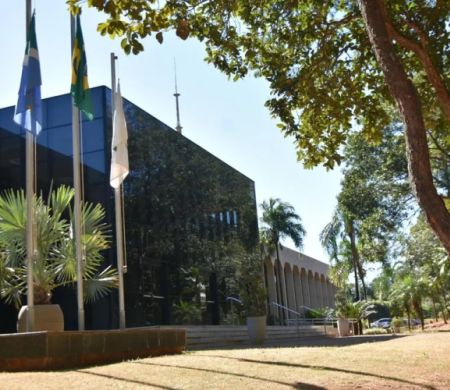 TCE lança concurso com salários de R$ 10 mil a R$ 40 mil em MS