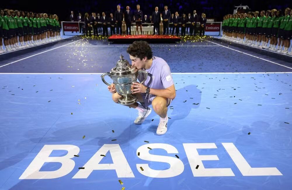 João Fonseca é campeão do WTA 500 da Basileia (Foto: Reuters)