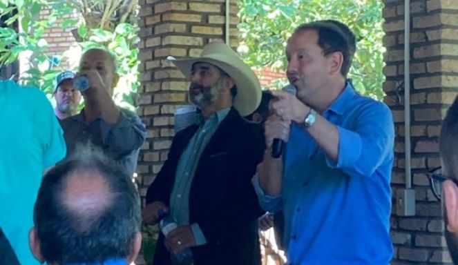 Walter Carneiro Júnior, pré-candidato a deputado federal, visitou Ivinhema nesta sexta-feira Walter Carneiro Júnior, pré-candidato a deputado federal, visitou Ivinhema nesta sexta-feira